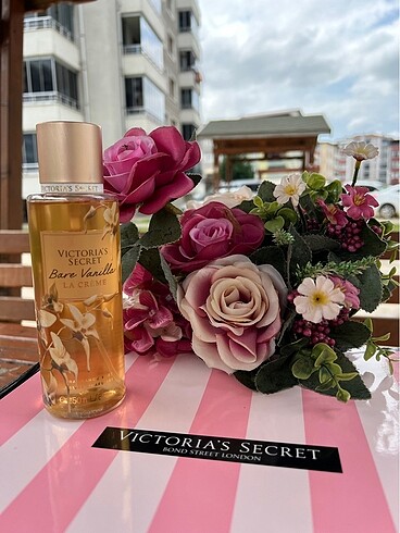 VICTORIAS SECRET BARE VANİLLA LA CREMA