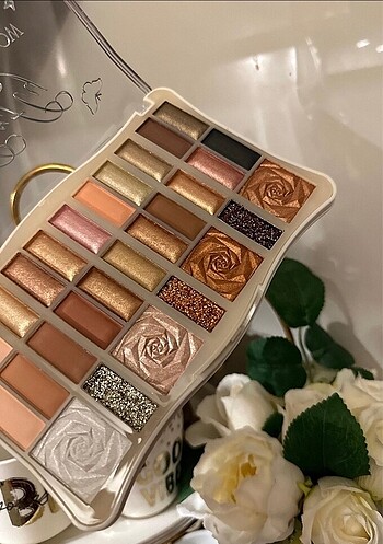Sephora YÜKSEK PİGMENTLİ FAR PALETİ