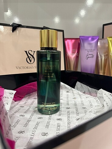 VİCTORİAS SECRET PEONY EMERALD WOODS