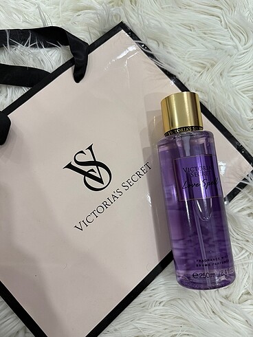 VİCTORİAS SECRET LOVE SPELL