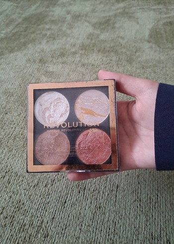 Makeup Revolution Yüz Paleti