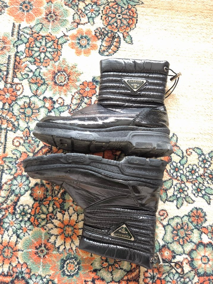 Tokalı Siyah Dolgu Topuklu Kadın Bot - Görsel 3