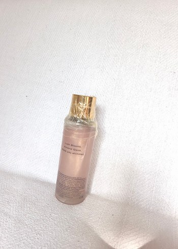Victoria's Secret Velvet Petals Kadın Parfümü 250 ml - Görsel 2