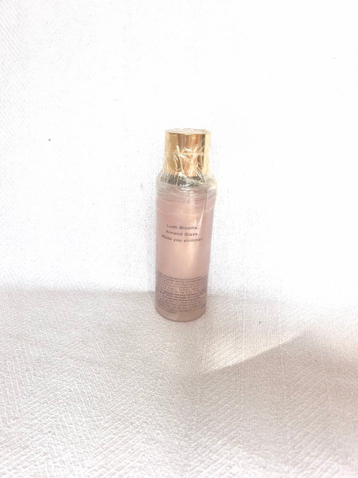 Victoria's Secret Velvet Petals Kadın Parfümü 250 ml - Görsel 3
