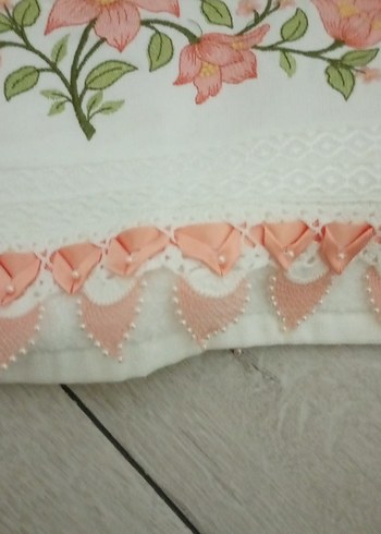Nakışlı Pembe Havlu
