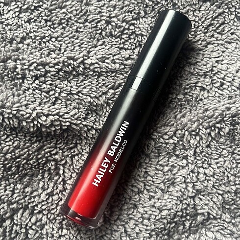 Hailey Baldwin Gloss for Modelco