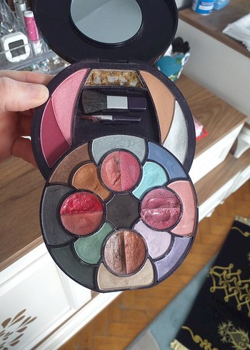 Çok Renkli Göz Farı Paleti MICHI - Görsel 6