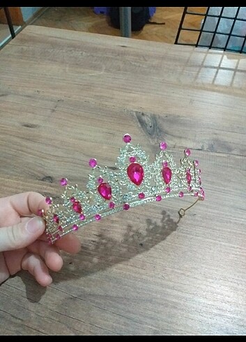 Yeni fuşya kına tacı