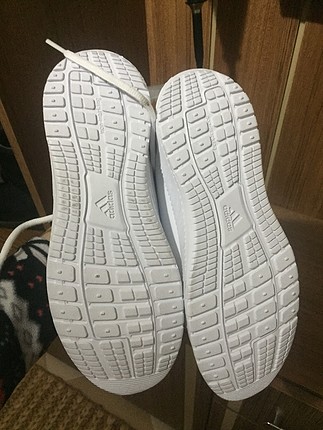 40 Beden beyaz Renk Adidas ayakkabı