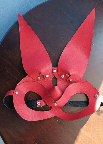 4 adet Kırmızı Deri  Maskeler - Görsel 3