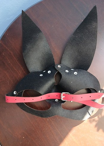 4 adet Kırmızı Deri  Maskeler - Görsel 4