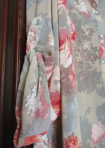 buyuk beden  Çiçekli V Yaka  Gömlek - Görsel 6