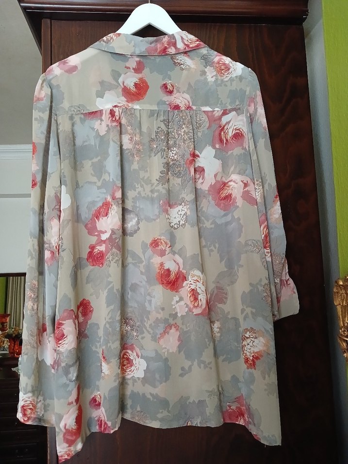buyuk beden  Çiçekli V Yaka  Gömlek - Görsel 5