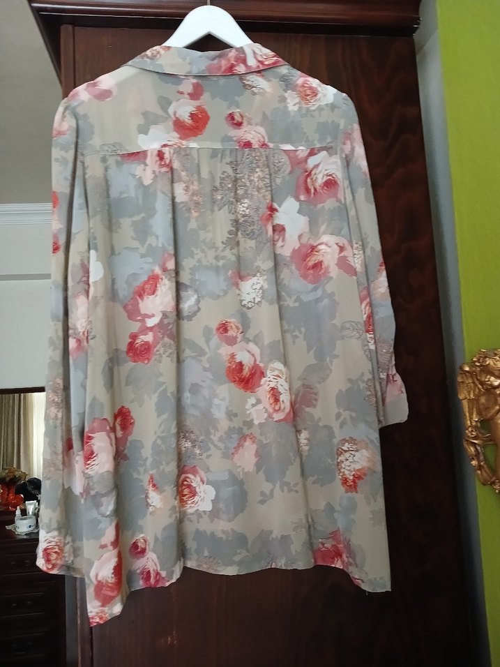 buyuk beden  Çiçekli V Yaka  Gömlek - Görsel 3