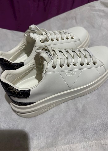 GUESS Beyaz Platform Spor Ayakkabı