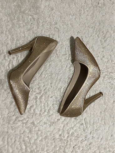 Ayakkabı dünyası stiletto gold 38/39 numara topuklu ayakkabı