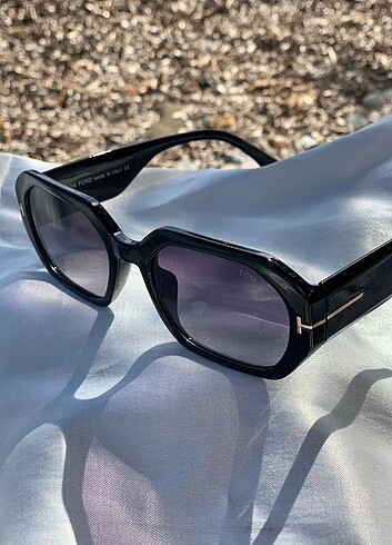  Beden Tom Ford Siyah Çerçeve Kadın Güneş Gözlüğü 