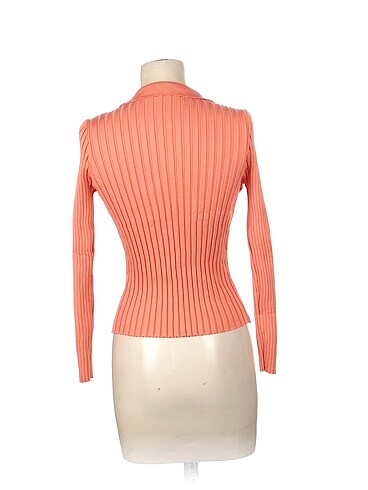 universal Beden PreLoved Hırka %70 İndirimli.
