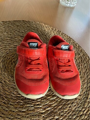 22 Numara Orjinal Nike Ayakkabı