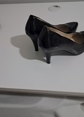 38 Beden Siyah Rugan Stiletto Topuklu Kadın Ayakkabı