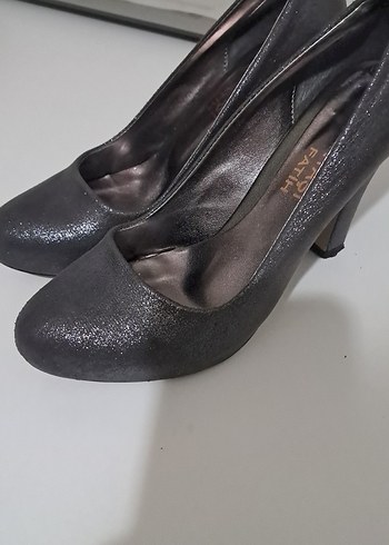 36 Beden Siyah Yılan Desenli Tokalı Stiletto