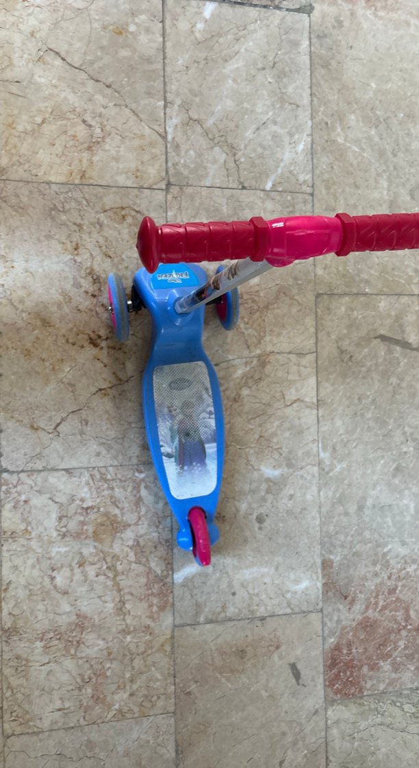 Renkli Frozen Çocuk Scooter'ı - Görsel 2