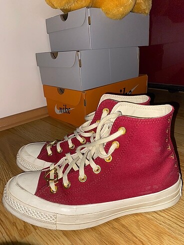 37,5 Beden bordo Renk Converse sevgililer günü özel model