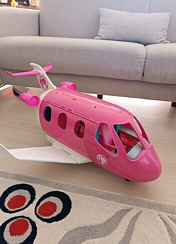  Barbi nin pembe uçağı 