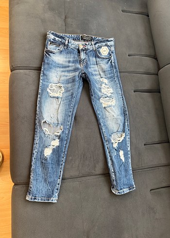 27 Beden Yırtık Detaylı Mavi Kadın Jean2