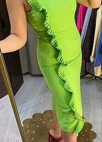 Fıstık yeşili elbise
