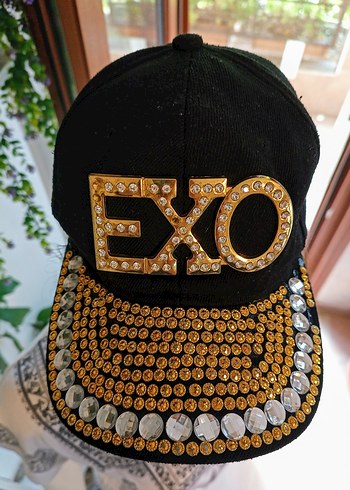  Beden altın Renk EXO TAŞLI ŞAPKA
