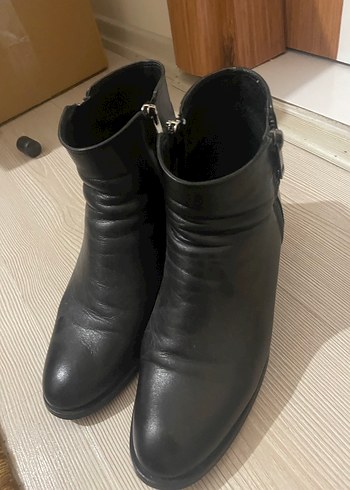 Diğer Siyah Deri Topuklu Kadın Bot