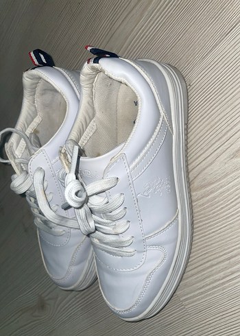 38 Beden Beyaz Kadın Spor Ayakkabı Velcro Detaylı