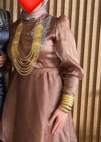 Zincir Detaylı Uzun Kahverengi Bohem Elbise - Görsel 2