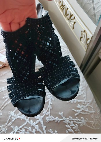 Kadın Siyah Gotik Topuklu Ayakkabı