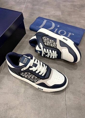 Dior sneaker