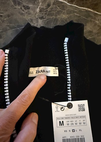 Zara Fermuarlı Siyah Yüksek Yakalı Kadın Sweatshirt