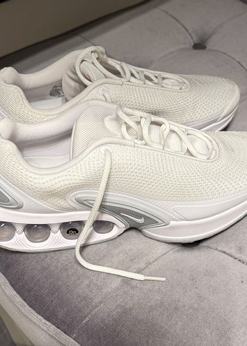 Nike Gri Detaylı Beyaz Erkek Spor Ayakkabı