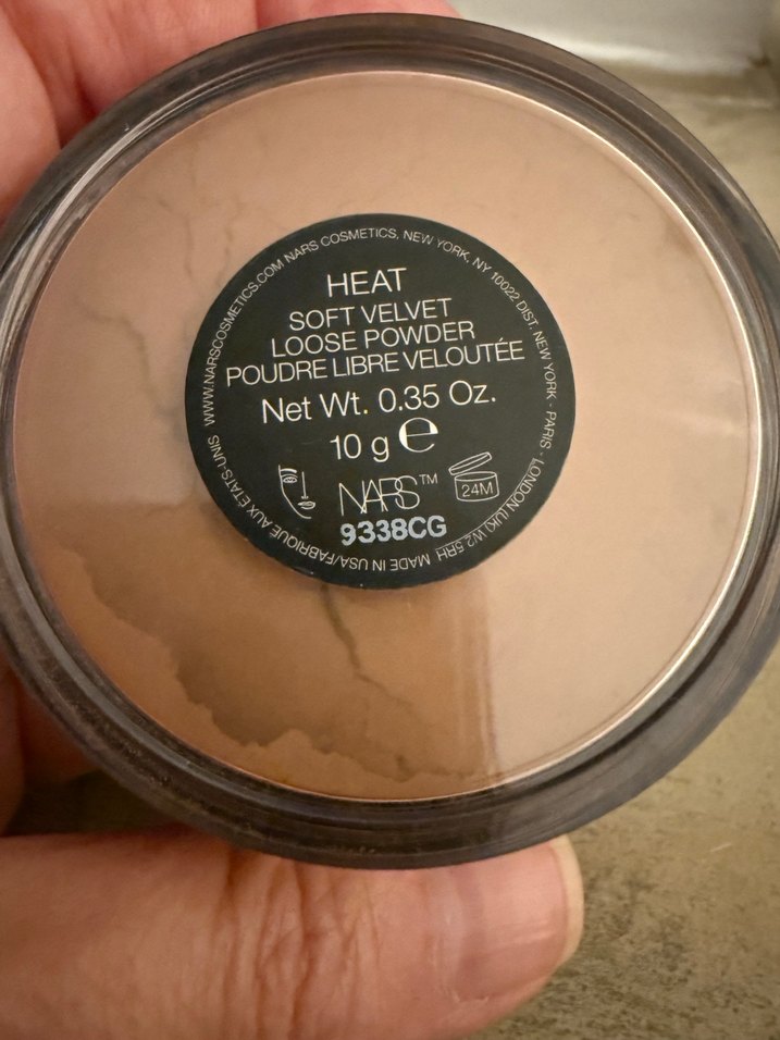 NARS Bej Pudra renk Heat sadece denedim renk bugday ve esmerlere - Görsel 2