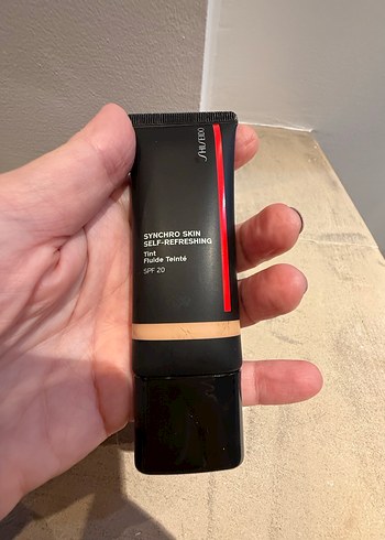 Shiseido Synchro Skin Karanlık BB Krem SPF 20 - Görsel 4