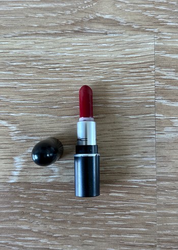 MAC Russian red ruj - Görsel 3