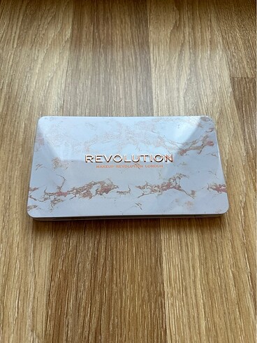 Revolution forever flawless far paleti