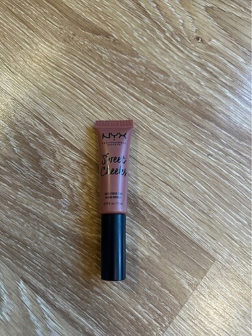 NYX marka allık