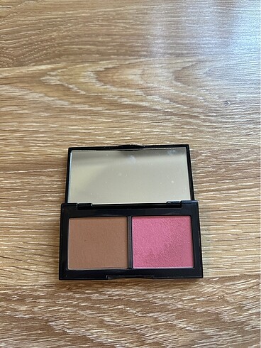 Beden Bobbi Brown allık bronzer paleti
