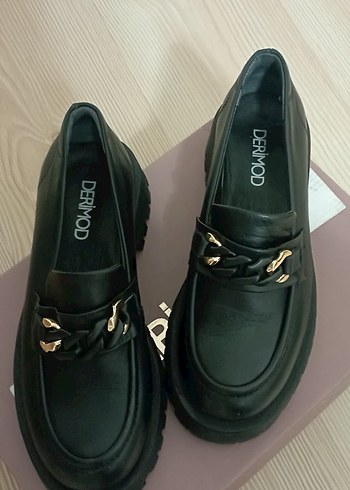 Derimod DERIMOD Zincir Detaylı Siyah Deri Kadın Loafer
