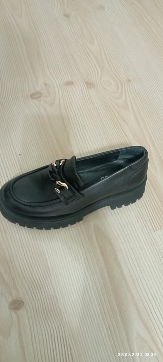 DERIMOD Zincir Detaylı Siyah Deri Kadın Loafer - Görsel 3