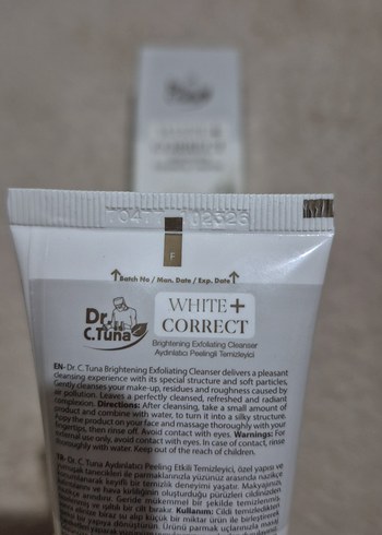 Dr. C. Tuna White+ Correct Peeling Yüz Temizleyici - Görsel 2