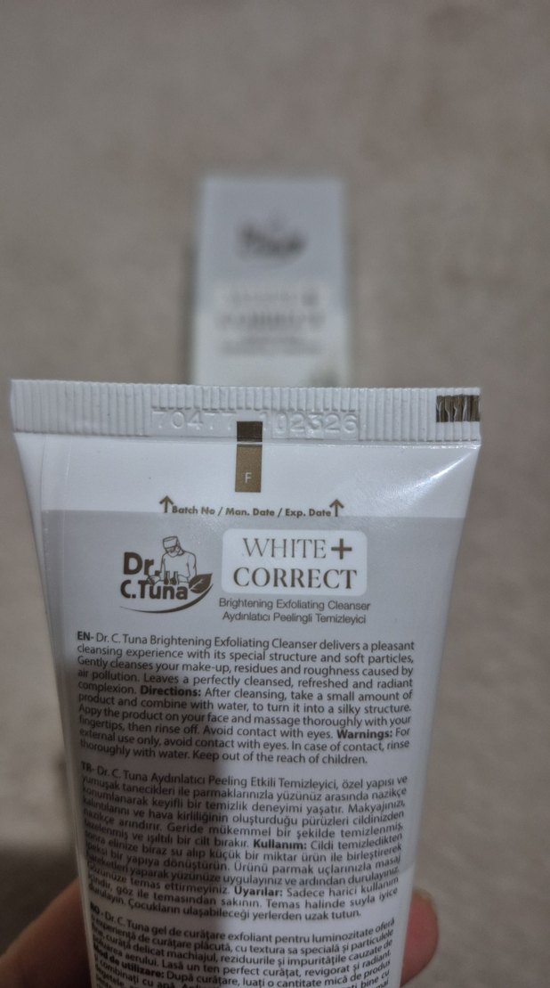 Dr. C. Tuna White+ Correct Peeling Yüz Temizleyici - Görsel 2