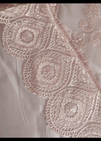 İşlemeli Pembe Yatak Örtüsü - Görsel 2