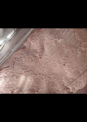 İşlemeli Pembe Yatak Örtüsü - Görsel 3